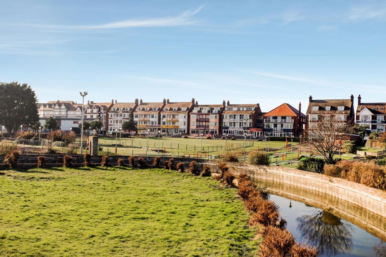 Oyo Grosvenor House Hotel Skegness Bagian luar foto