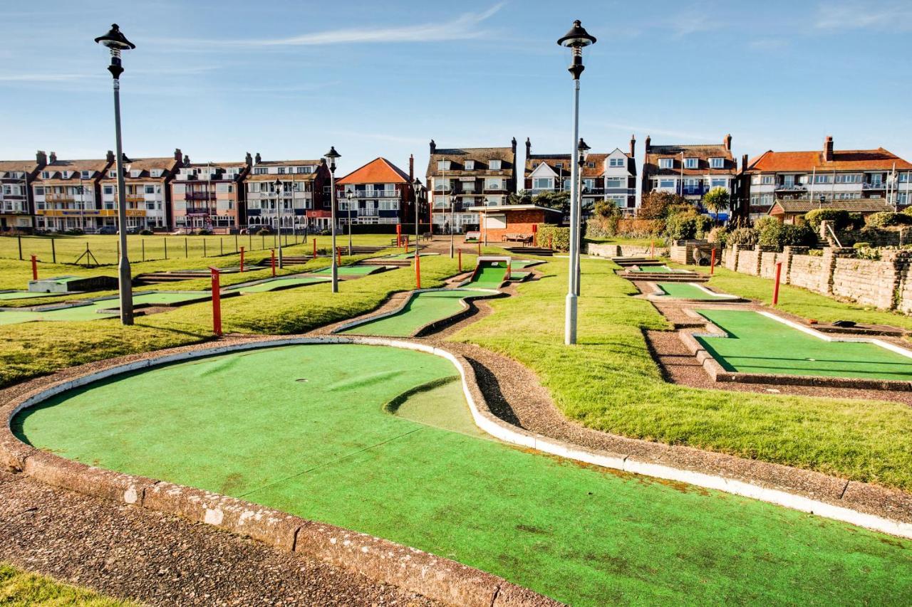 Oyo Grosvenor House Hotel Skegness Bagian luar foto