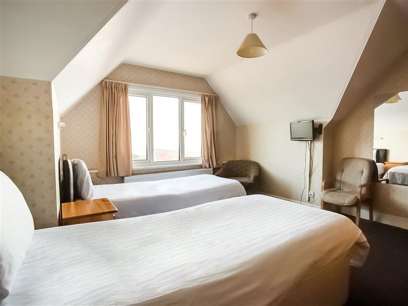Oyo Grosvenor House Hotel Skegness Bagian luar foto